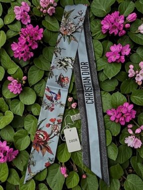 ♡♡♡ Dior Floral & Bird Silk Twilly in Light Blue